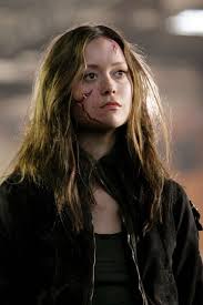 Sarah connor et son fils john se retrouvent seuls dans un monde hostile et complexe, après être venus à bout du terminator. Under The Radar Terminator The Sarah Connor Chronicles Strange Harbors Summer Glau Sarah Connor Terminator