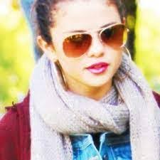 Selena Devine's Instagram, Twitter & Facebook