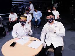 Gubernur kalimantan utara terpilih zainal arifin paliwang beserta istri hj.rachmawati zainal melakukan tes usap pcr, minggu (14/2), menjelang pelantikan di istana negara, jakarta, senin besok (15/2). Debat Publik Zainal Yansen Sebut Milliaran Rupiah Anggaran Untuk Proyek Mangkrak Di Kaltara