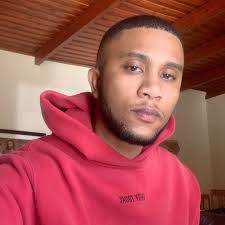 September, a month of untitled exclusives and intimate shows in new spaces.