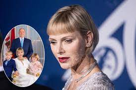 Actuellement en afrique du sud, elle ne peut rentrer pour. La Princesse Charlene De Monaco Divine Sur Le Nouveau Portrait Officiel De La Famille Princiere
