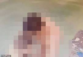 Karena itu jangan putus asa, putus asa adalah dosa.he.he.he., saya akan tampilkan dalam gambar bergerak aneka posisi favorit dalam berhubungan intim. Lakukan Adegan Suami Istri Di Tempat Terbuka Pasangan Bukan Suami Istri Ini Menolak Berhenti Hingga Diamankan Dalam Mobil Patroli Keduanya Nekat Lanjutkan Hubungan Intim