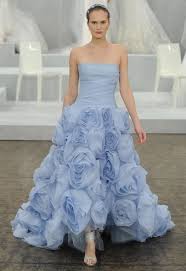 Trova i modelli più alla moda a prezzi accessibili scegliendo tra i capi di abbigliamento donna in saldo di boohoo. Fiori Negli Abiti E Nei Cappelli Fashion Frozen