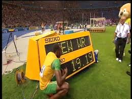Bromell is the fastest man on the planet this year with a run of 9.88 seconds in the 100m, but he has had to play second fiddle to knighton. Usain Bolt 200m Final Berlin 2009 World Record 19 19 Video Dailymotion