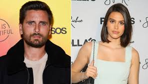 Latest scott disick news on ex kourtney kardashian and flings with bella thorne and chelsea handler plus more on his kuwtk appearances. Scott Disick 37 Is Reportedly Dating 19 Year Old Amelia Hamlin Glamour