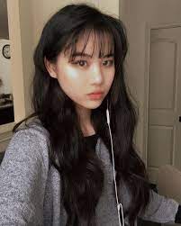 Does Anyone Remember The Choppy Bangs Thank You Everyone For An Amazing Year I Don T Think I M Go Bangs With Medium Hair Wispy Hair Layered Hair With Bangs