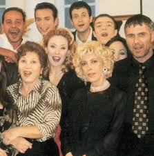 Μαζευτείτε, καθίστε αναπαυτικά, επιλέξτε είδος ταινίας που θέλετε και δείτε ξενες ταινίες ονλινε δωρεάν, επειδή η ομάδα μας παρέχει ταινίες μόνο εξαιρετικής ποιότητας για να κάνει την παρακολουθήση ευχάριστη και άνετη. Sok Ston Kallitexniko Xwro Pe8ane Latremenos H8opoios Apo Thn Seira Dyo 3enoi Fwto Europost Gr