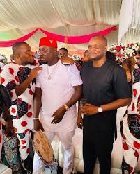 When you here of the bullion van that obi cubana, proving that he attend the burial of his wife's father in obosi anambra state and money rain exclusively check out other of our videos and live. P3vucvrufake5m