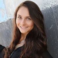 Mackenzie Beck's Instagram, Twitter & Facebook