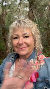 As I prepare to fly back to my home town to bury my Father, I needed to  take a long walk through one of my favourite trails in what I call ‘The  Enchanted Forest’., This helped immensely to ground me ...