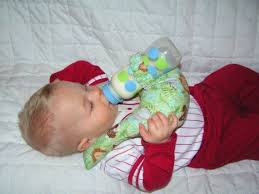 Baby Bottle Holder Prop Pillow Twins Triplets Hands Free Feeding 0 3 6 9 Handmade Trucs Pratiques Bebe Couture