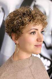 Pixie Haircut Curlyhair Hairtypes Hairstyles Shorthair Do You Have Curly Hair It Is Curly Hair Styles Naturally Short Curly Hair Haircuts For Curly Hair