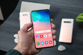 I have the iphone 11 pro max in green and the samsung galaxy s20 ultra in black. 8 Reasons Why The Samsung Galaxy S10 Plus Is Better Than The Apple Iphone 11 Pro Max Gulf Takeout