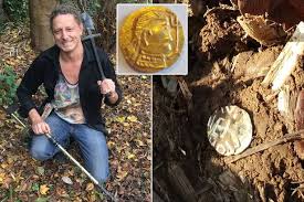 It's thought the locket is around 500 years old and. Man Finds Buried Treasure Of Gold Coins Worth 10 000 In A Field In Essex How To Find Your Own Hoard Mirror Online