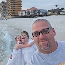 Susan Curbow's Instagram, Twitter & Facebook