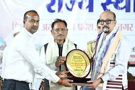 CMO Chhattisgarh | मुख्यमंत्री श्री विष्णु देव साय आज लोकभवन में राज्यपाल  श्री रमेन डेका जी की गरिमामय उपस्थिति में ओडिशा, मिजोरम, अरुणाचल प्रदेश ...