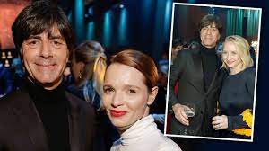 Und da erklingt der abpfiff, es könnte der drittletzte. 68 Bambi Verleihung Jogi Low War Begehrtester Mann Des Abends Bambi Mann Joachim Low