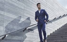 Si la veste plisse plus que de raison, elle est trop ajustée pour vous. Porter Le Costume En Ete Choisir Un Modele En Tissu Leger Et Respirant