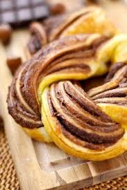 Tresse Feuilletee A La Pate A Tartiner Recette Tresse Feuilletee Recettes De Cuisine Feuillete Nutella