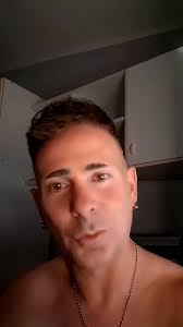 Passeggiando per la mia Fondi, casualmente vado ad incontrare questo  micione bianco!🐱 #catlovers #lovecats #animals #animali #cat #gatto #gatti  #felino #amore #love #felicità