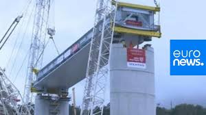 Although piano has conceived almost every possible type of buildings, including urban icons such as the shard in london or the new york times headquarters, museums have always been his centerpiece with at least a. Nouveau Pont De Genes Pose Des 50 Premiers Metres Youtube