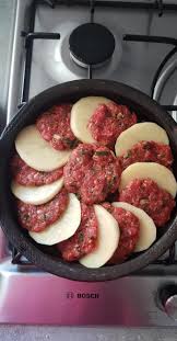 Je Vous Propose Une Recette De Tajine Pommes De Terre Et Viande Hachee Tres Simple Et Rapide A Realiser L Accompag Recette Tajine Recettes De Cuisine Recette