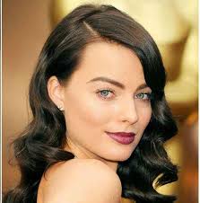 Therefore, they constantly look for role models to give them hairstyles ideas for their hair. 10 Celebrities Who Look Better With Natural Hair Color 10 Who Look Amazing With A Dye Zabawa Wskazowki I Przydatne Informacje Na Temat Zwiazkow I Malzenstwa