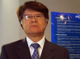 Los medios se preocupan más de los conflictos que de los temas de fondo''