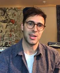 Y porqué nadie lo pidio y no sabian que lo necesitaban, capturas de Tim en  su video de la subasta 😍😍😍🥰