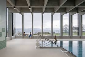 Baden Im Berg Schwimmbad In Erlenbach Bei Zurich Architektur Hauser Mit Pool Schwimmbader