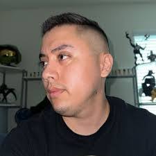 Amanda Midgett's Instagram, Twitter & Facebook