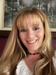 Karen Spinney's Instagram, Twitter & Facebook