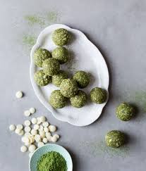 Boules D Energie Au Matcha Et Chocolat Blanc Recipe Food No Cook Desserts Lchf Dessert