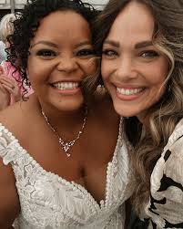 ☀️summer so far…. 1. floating at the lake 2. great pizza at  @dirtylaundryvineyard 3. cheesin' at the lake with @rolothon 4. boat party  with @iamlaurich ✨👀 5. parents visit 🥰 6. teaching