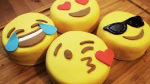 Weitere ideen zu smiley geburtstag, smiley, geburtstag. Wie Macht Man Emoji Mini Kuchen Youtube