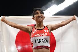 田中希実選手の父親は、 健智（かつとし）さん で、元々は 川崎重工に勤め、実業団で長距離選手として活躍 をされていた陸上選手です。 記録もしっかり残っており、 1993年の福岡国際マラソンで2時間23分02秒 という好タイムを出しています。 S Cb P6qjes1m