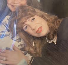 هعتبر ان اليوم العالمي للمرأة فرصة لأعبر عن مدى تقديري لهذه المرأة العظيمة  امي رحمة الله عليها فهي كانت سر سعادتي وسبب فرحتي. هذه رسالة إلى جميع أمهات  العالم، كل عام وأنت