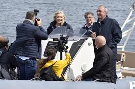 En visite dans une entreprise bretonne, la candidate du front national a été accueillie par des manifestants remontés. X72guj3nxaq Rm