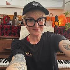 Bridget Singer's Instagram, Twitter & Facebook