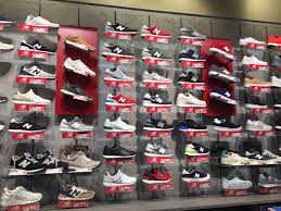 Since 1983, road runner sports has grown from selling running shoes out of a small garage to over 40 locations. Sports Shoe Store Near Me Factory Store