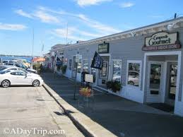 A Lighthouse Cliffs A Coffee Shop And A Restaurant Jamestown Ri Adaytrip Com Jamestown Ri Jamestown Rhode Island