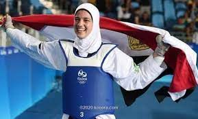 أسوة بالهنود الذين درسوا القانون البريطاني في الخارج، التحق هداية الله بكلية ترينيتي في جامعة كامبريدج من عام 1927 حتى عام 1930، وحصل على درجتي. 94pr2cywvsldbm
