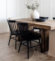 Looking for a dining table that can be the centerpiece of your dining room? Simple Dining Room Decor Designed Simple