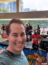 Wondering if anyone could help, we've traveled to York for the show  tomorrow and silly me didn't bring the pushchair and regrets it so bad!  Anyone know if there's anywhere to hire