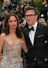De film werd zes keer genomineerd voor een golden globe, waarvan hij er drie won, onder meer de prijs voor beste komische of muzikale film. Photos And Pictures Actress Berenice Bejo Husband Director Michel Hazanavicius At The Gala Premiere For The Bfg At The 69th Festival De Cannes May 14 2016 Cannes France Picture Paul Smith Featureflash