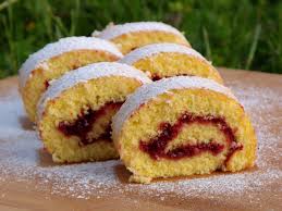 Gateau Roule A La Confiture De Framboises Recette Roule A La Confiture Idee Recette Recette