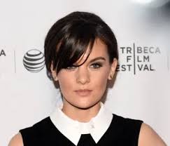 Download Frankie Shaw striking a pose for a photoshoot Wallpaper