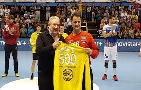 Yo no quiero entrar en polémica porque yo sé que vos respondés hoy a unos intereses políticos del club y eso no les sirve a los socios. Balonmano Diego Moyano Anuncia Su Retirada Tras 22 Anos Plaza Deportiva