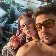 WHERE TO CATCH ME THIS 🏳️‍🌈 BLAH BLAH BLAH GAY DJ ETC 🏴‍☠️ SECOND SLIDE  IS THE 2 BLONDES INSIDE ME TRANSITIONING FROM HALLOWEEN TO PRIDE SZN 1️⃣  FRIDAY: closing @connectionsnightclub main