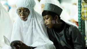 Banyak amalan yang dianjurkan dilakukan di malam nisfu syaban. C0pt Fgdz7jsm